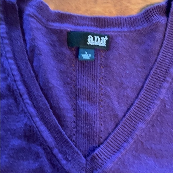 a.n.a. Purple sweater V neck high low Size L - Picture 2 of 3